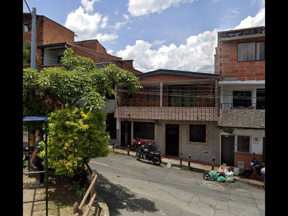 Casa en venta Antioquia Medellín Campo Valdes No1 101 m2 Habitaciones 3 Baños 2 Garajes 0 Precio $395000000