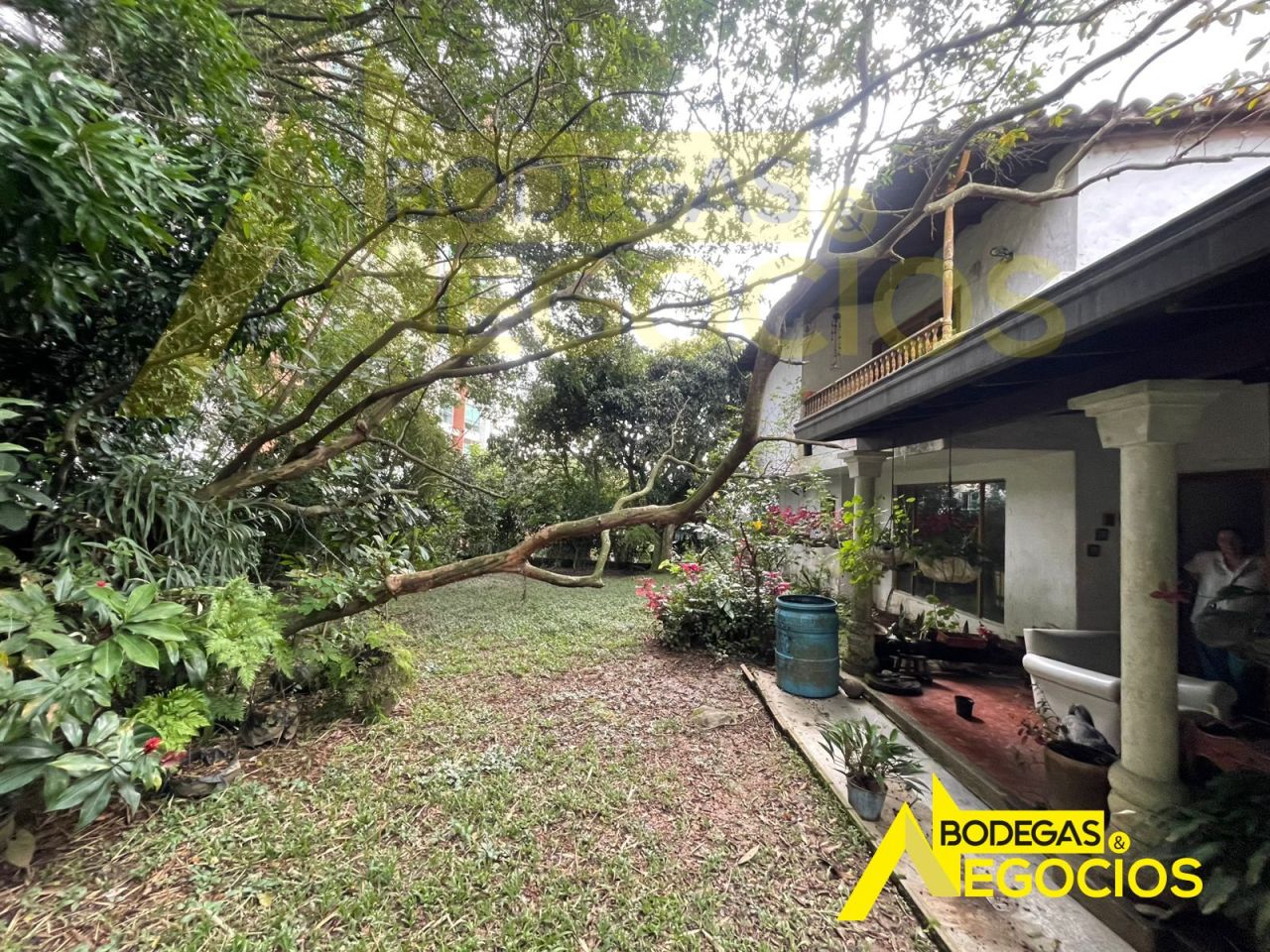 Casa en arriendo o venta Antioquia Medellín Calle Nueva 700 m2 Habitaciones 6 Baños 4 Garajes 1 Precio venta $3800000000 Precio arriendo $20000000