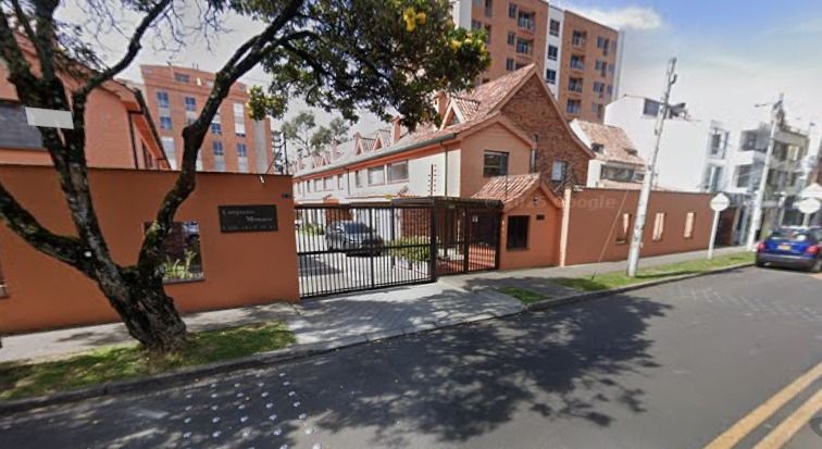 Casa en venta Cundinamarca Bogotá Acacias Usaquen 200 m2 Habitaciones 4 Baños 3 Garajes 2 Precio $900000000