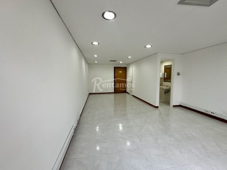 Oficina en arriendo Antioquia Medellín Altos Del Poblado 35 m2 Habitaciones 0 Baños 1 Garajes 1 Precio $3500000