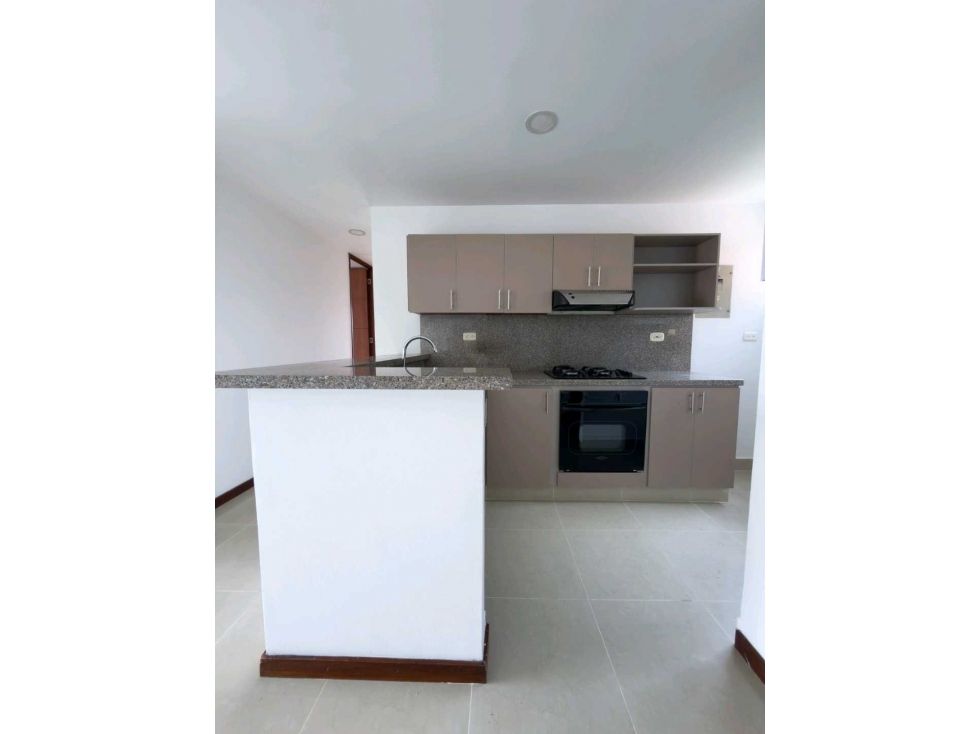 Apartamento en arriendo Antioquia Envigado El Esmeraldal 85 m2 Habitaciones 3 Baños 2 Garajes 2 Precio $3900000