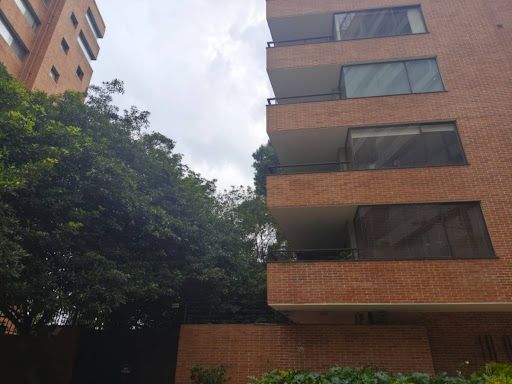 Apartamento en venta Cundinamarca Bogotá Los Rosales 244 m2 Habitaciones 3 Baños 3 Garajes 2 Precio $2200000000