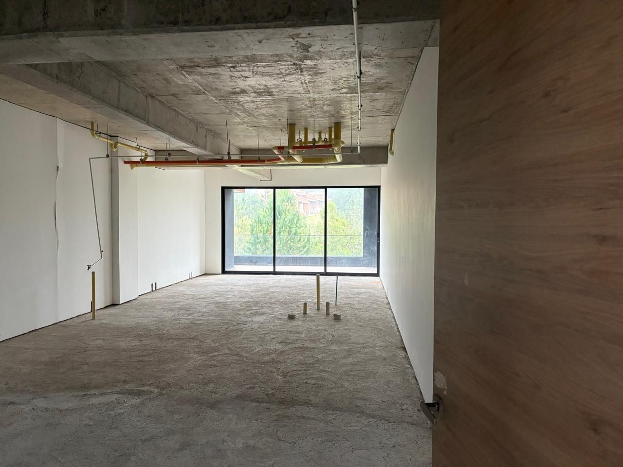 Oficina en arriendo Antioquia Medellín Calle Nueva 90 m2 Habitaciones 0 Baños 0 Garajes 0 Precio $7800000