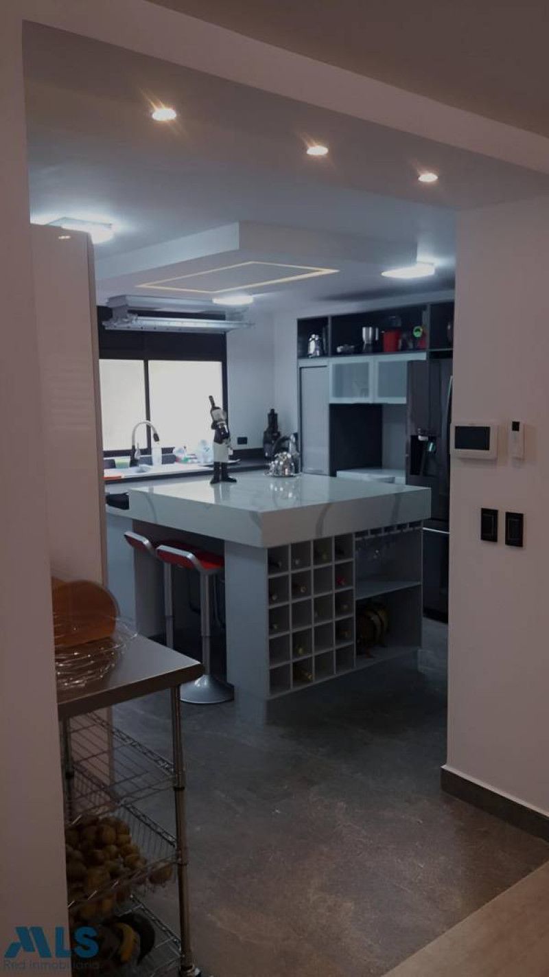Apartamento en venta Antioquia Medellín Laureles 190 m2 Habitaciones 3 Baños 3 Garajes 2 Precio $900000000