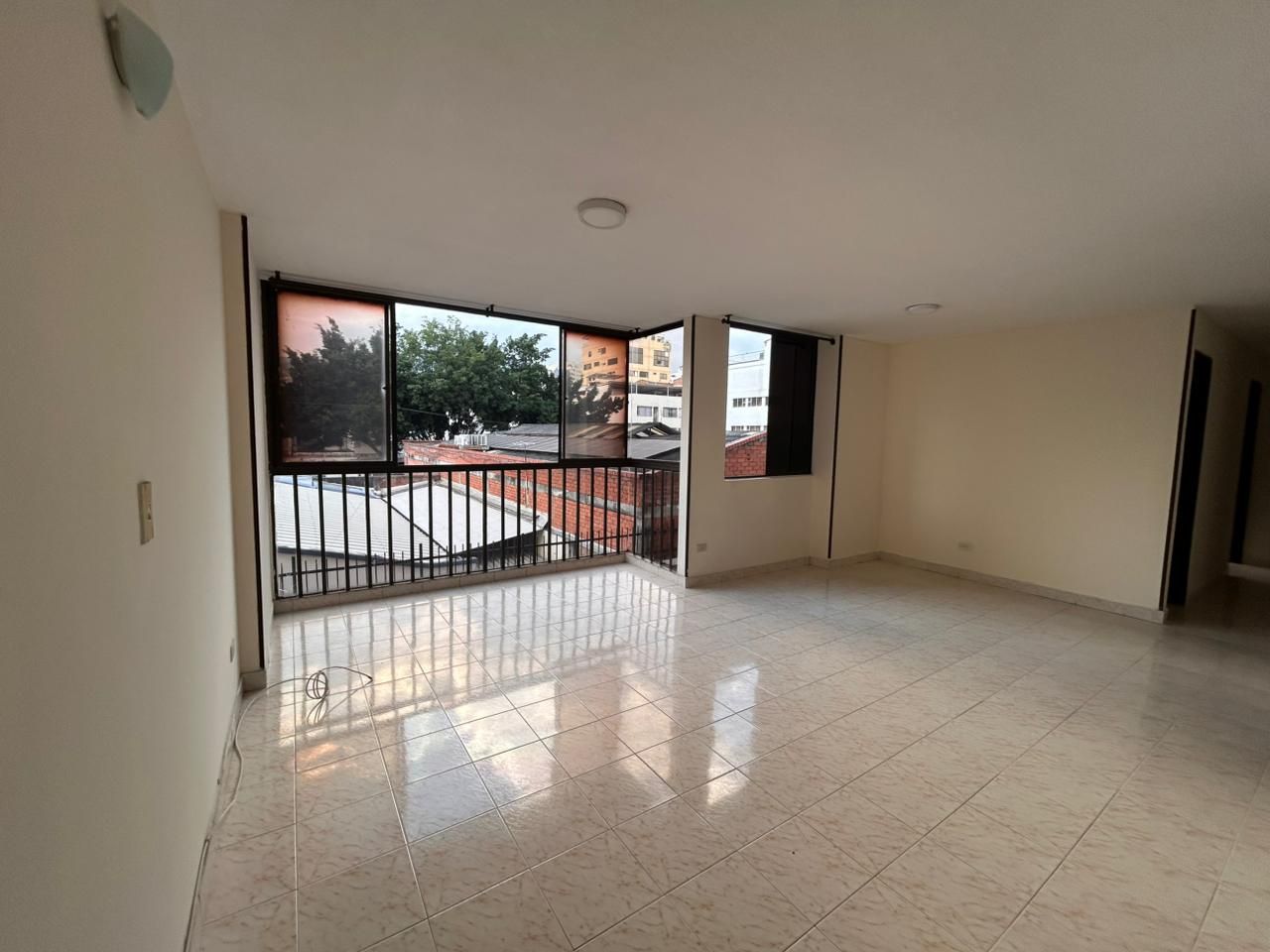 Apartamento en venta Valle Del Cauca Cali Los Cámbulos 98 m2 Habitaciones 4 Baños 2 Garajes 2 Precio $396000000