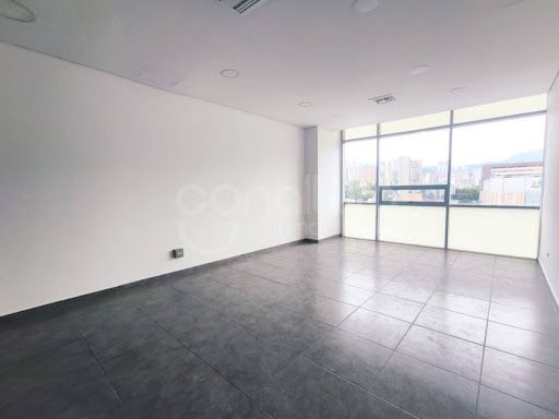 Oficina en arriendo Antioquia Envigado Primavera 40 m2 Habitaciones 0 Baños 1 Garajes 1 Precio $3400000