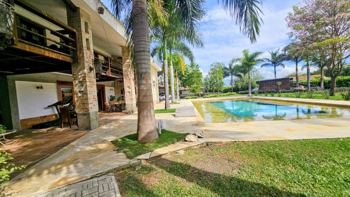 Casa en venta Valle Del Cauca Palmira Palmira 2000 m2 Habitaciones 5 Baños 8 Garajes 10 Precio $4800000000