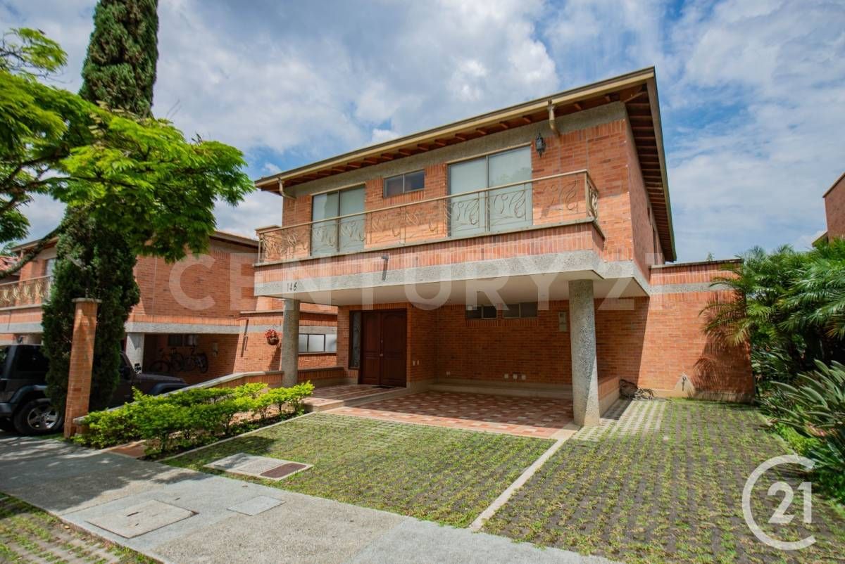 Casa en venta Antioquia Envigado La Hacienda 272 m2 Habitaciones 3 Baños 3 Garajes 3 Precio $2500000000