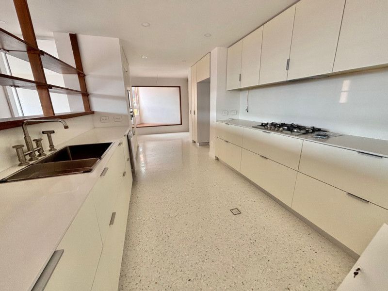 Apartamento en arriendo Cundinamarca Bogotá Asd 322 m2 Habitaciones 4 Baños 5 Garajes 4 Precio $21000000
