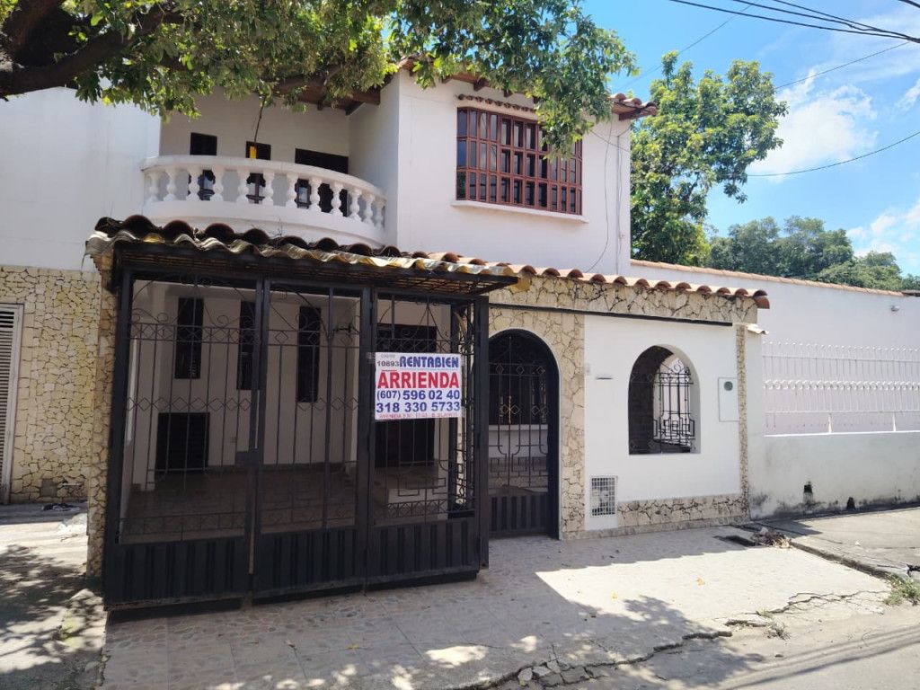 Casa en arriendo Norte De Santander Cúcuta Quinta Bosch 200 m2 Habitaciones 3 Baños 4 Garajes 1 Precio $2600000