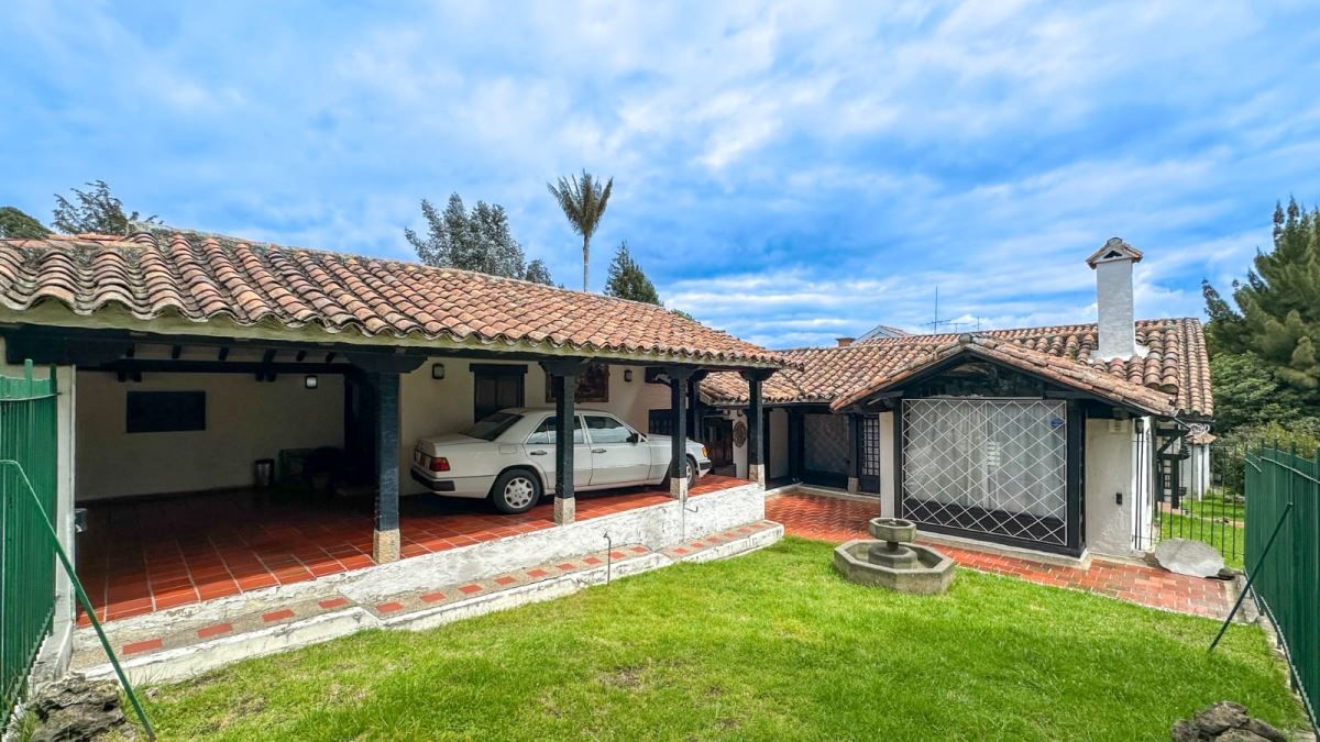 Casa en arriendo Cundinamarca Bogotá Niza Suba 476 m2 Habitaciones 6 Baños 5 Garajes 1 Precio $9000000