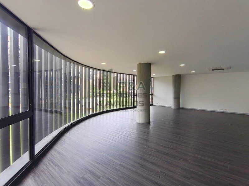 Oficina en arriendo Antioquia Medellín La Linde 172 m2 Habitaciones 0 Baños 2 Garajes 0 Precio $15800000