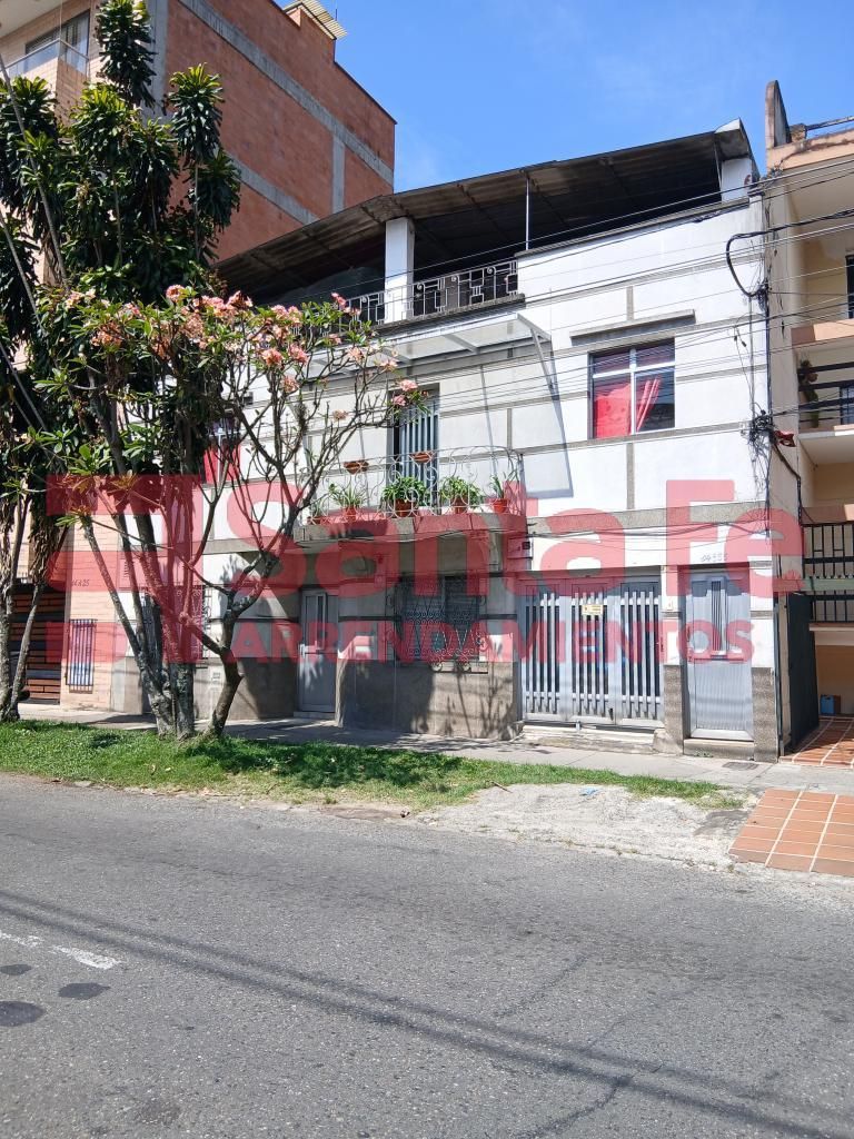 Apartamento en arriendo Antioquia Medellín Los Pinos 21 m2 Habitaciones 1 Baños 1 Garajes 0 Precio $870000