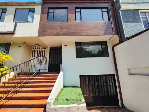 Casa en arriendo Cundinamarca Bogotá Normandía 350 m2 Habitaciones 3 Baños 3 Garajes 1 Precio $5000000