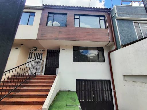 Casa en arriendo Cundinamarca Bogotá Normandía 350 m2 Habitaciones 3 Baños 3 Garajes 1 Precio $5500000