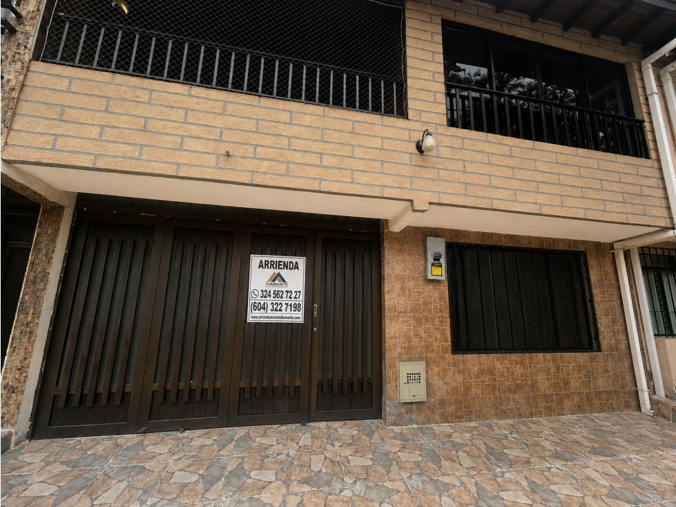 Casa en arriendo Antioquia Medellín La Gloria 140 m2 Habitaciones 3 Baños 3 Garajes 1 Precio $4000000