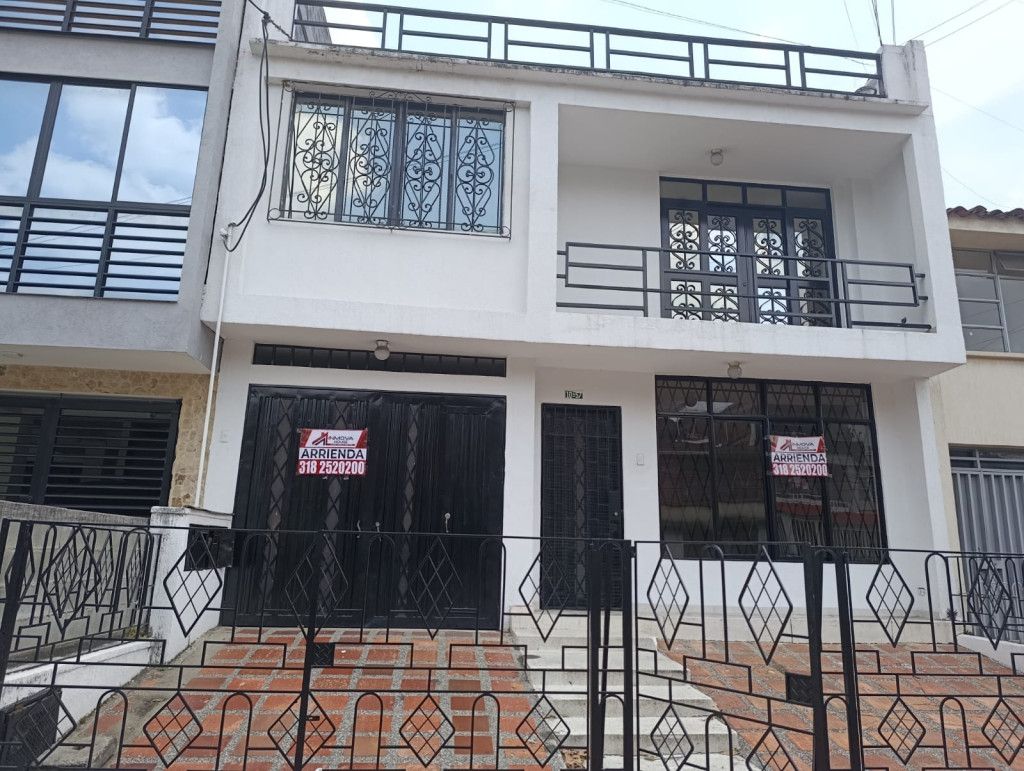 Casa en arriendo Valle Del Cauca Cali Urbanización Colseguros 140 m2 Habitaciones 4 Baños 3 Garajes 1 Precio $2500000