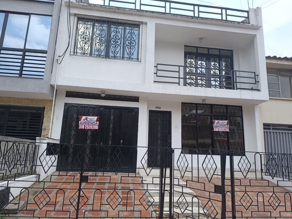 Casa en arriendo Valle Del Cauca Cali Urbanización Colseguros 160 m2 Habitaciones 4 Baños 3 Garajes 1 Precio $2800000
