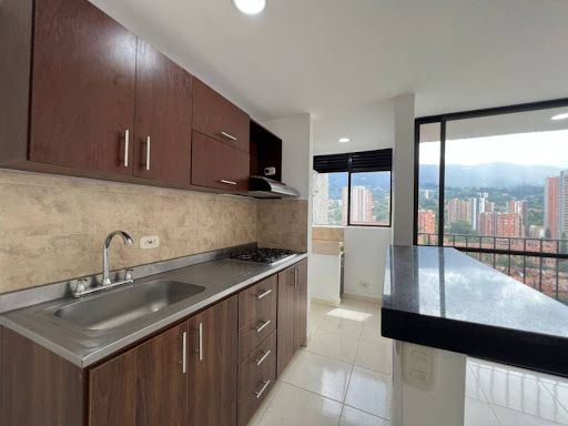 Apartamento en arriendo Antioquia Itagüí Calatrava 70 m2 Habitaciones 3 Baños 2 Garajes 1 Precio $2400000