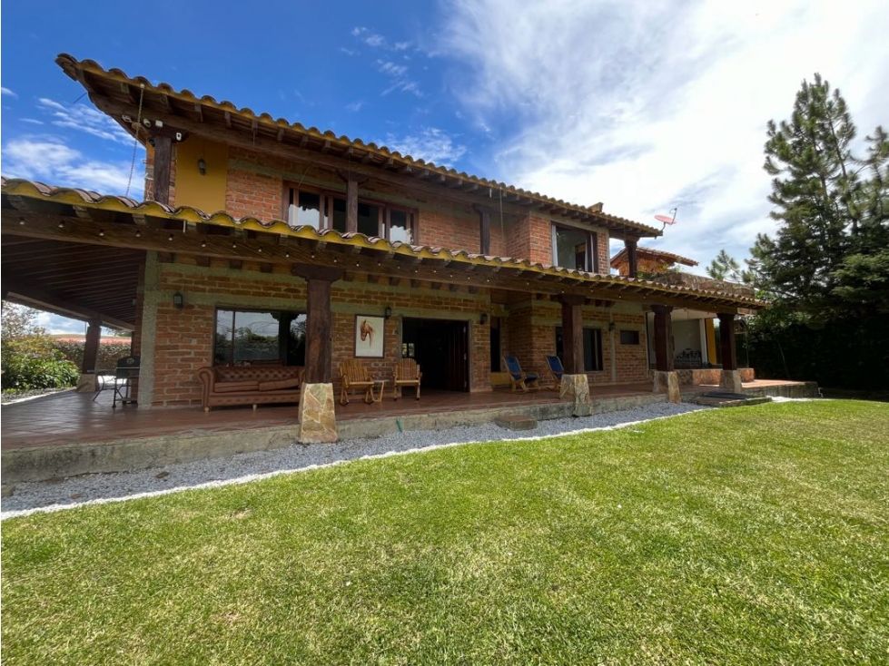 Casa en arriendo Antioquia El Carmen De Viboral El Carmen De Viboral 760 m2 Habitaciones 6 Baños 5 Garajes 20 Precio $12000000