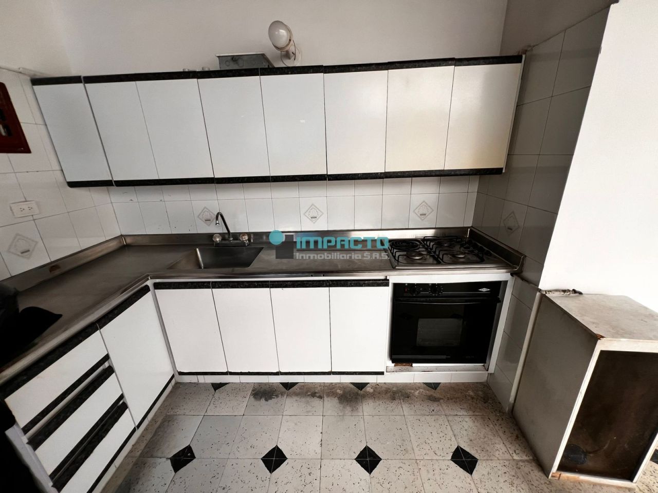 Casa en arriendo Antioquia Medellín Las Acacias 260 m2 Habitaciones 4 Baños 3 Garajes 0 Precio $9000000