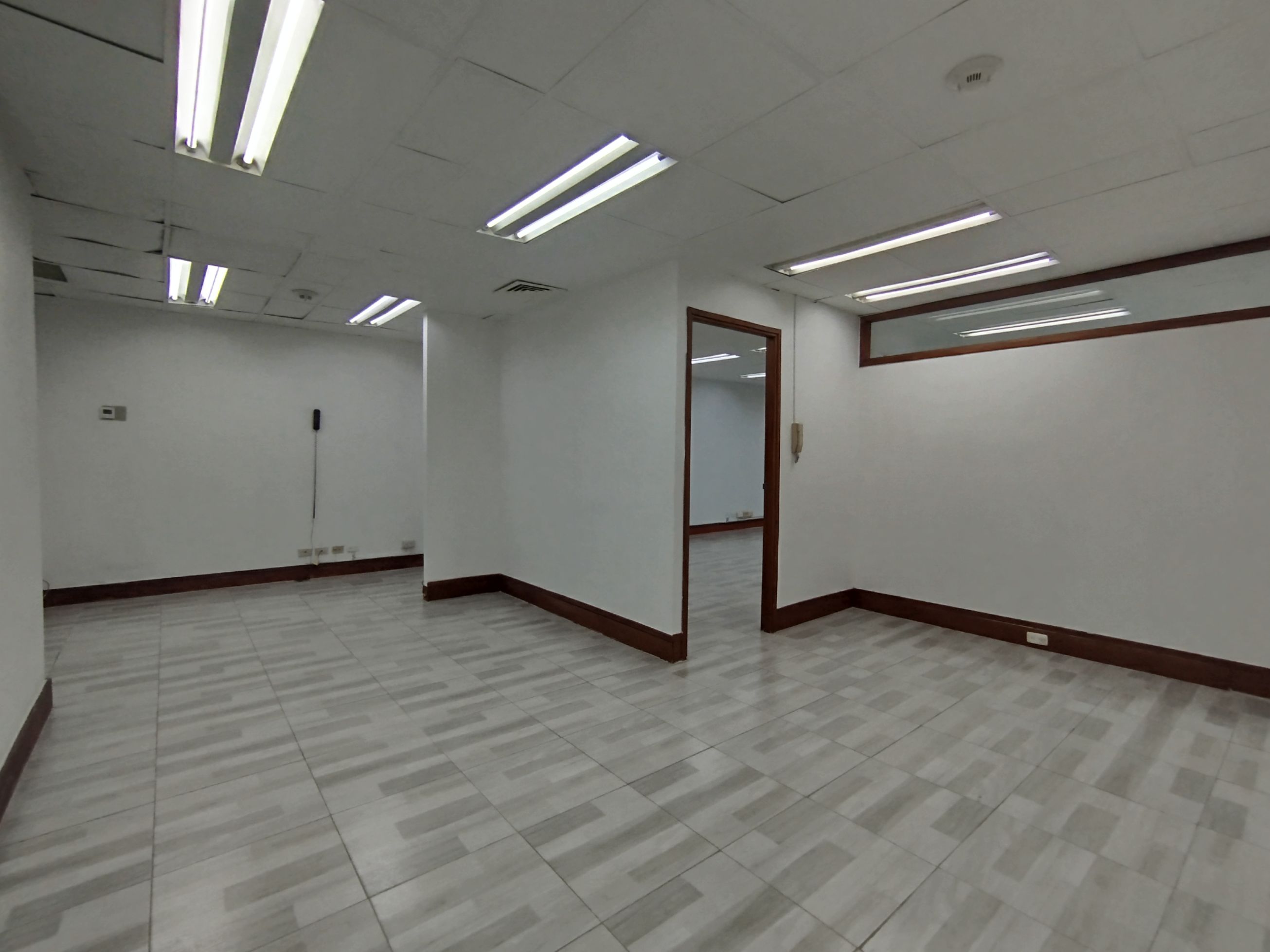 Oficina en arriendo Antioquia Medellín Los Balsos No2 105 m2 Habitaciones 0 Baños 2 Garajes 2 Precio $9500000