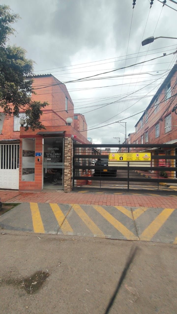 Casa en venta Cundinamarca Bogotá Calandaima 68 m2 Habitaciones 3 Baños 2 Garajes 0 Precio $210000000