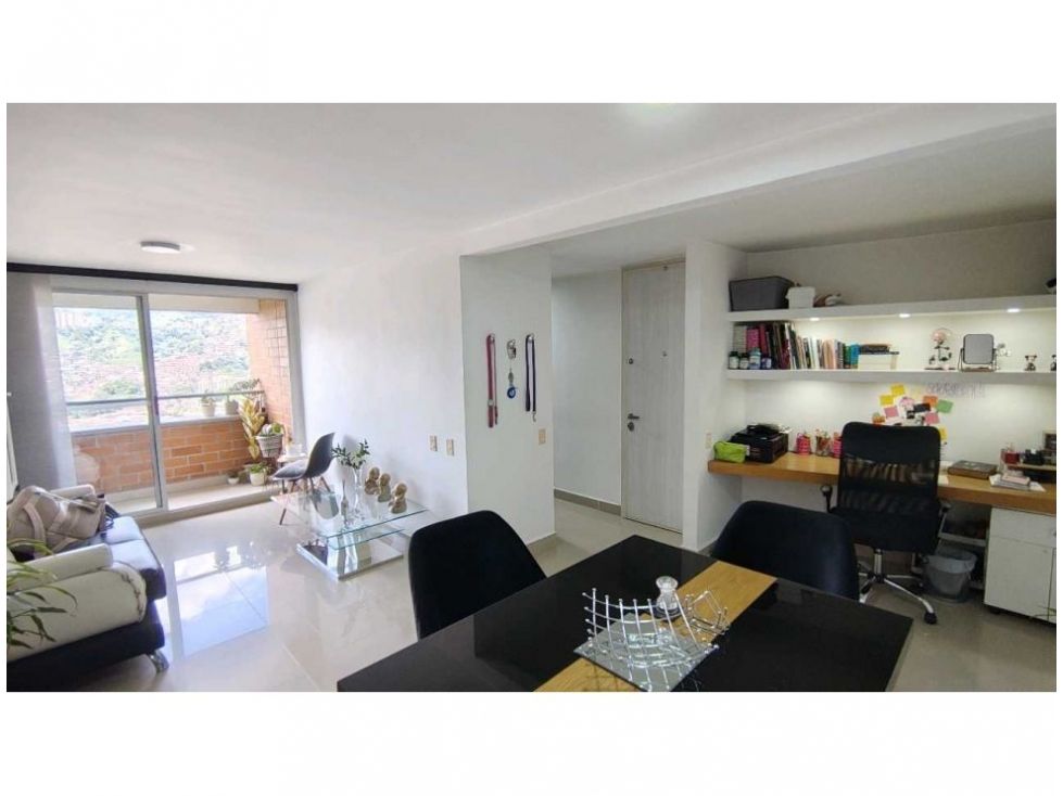 Apartamento en venta Antioquia Medellín Loma De Los Bernal 87 m2 Habitaciones 3 Baños 2 Garajes 1 Precio $630000000