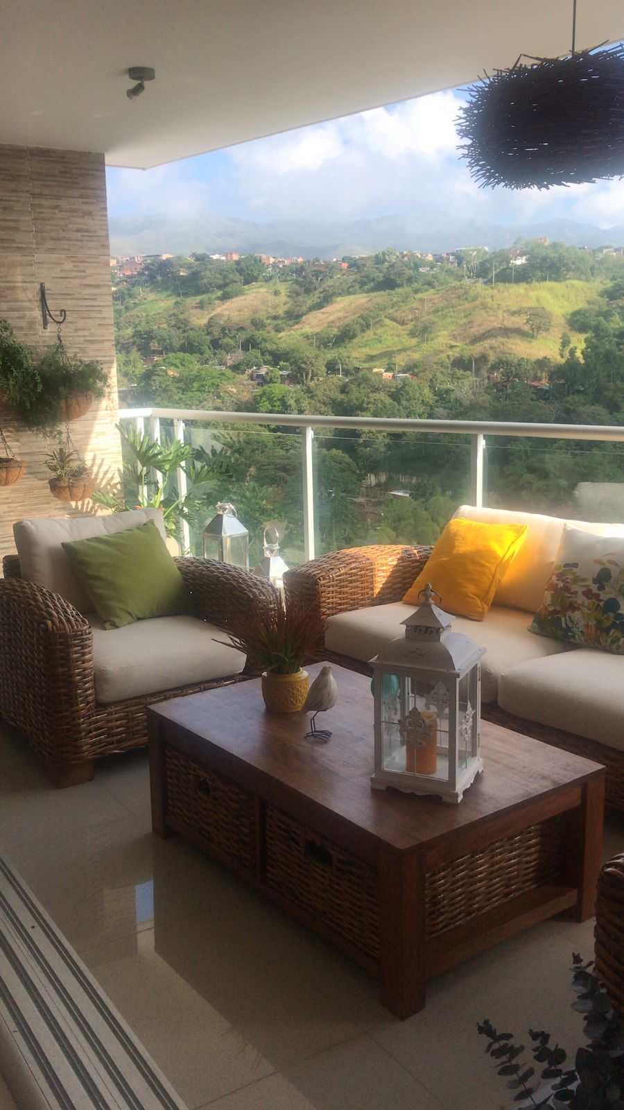 Apartamento en arriendo Valle Del Cauca Cali Santa Teresita 150 m2 Habitaciones 3 Baños 4 Garajes 2 Precio $7800000