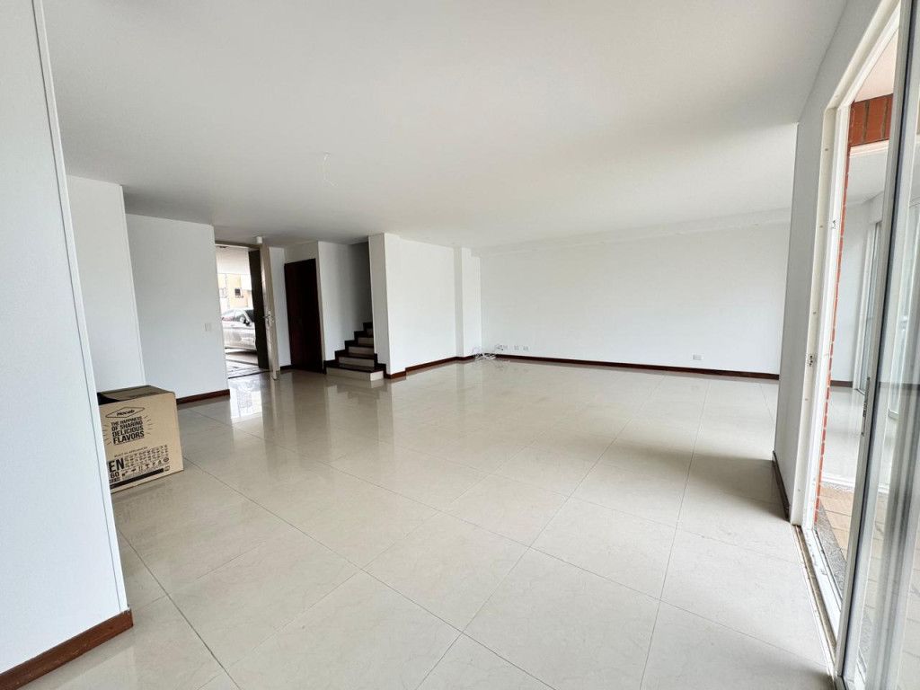 Casa en arriendo Valle Del Cauca Cali Santa Teresita 250 m2 Habitaciones 3 Baños 3 Garajes 2 Precio $8500000