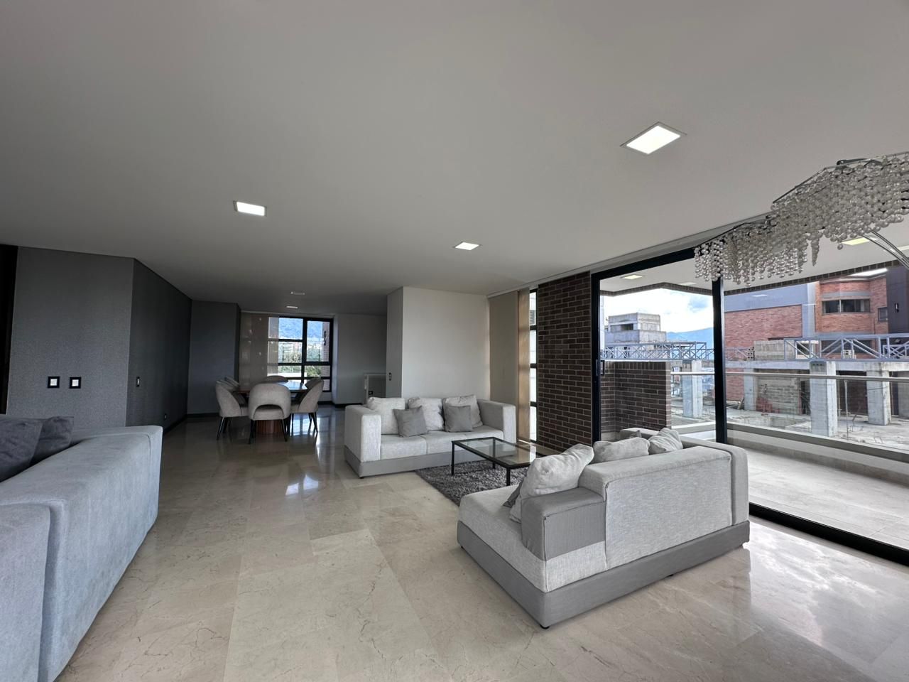 Apartamento en arriendo Antioquia Medellín El Diamante No 2 250 m2 Habitaciones 5 Baños 6 Garajes 1 Precio $29500000