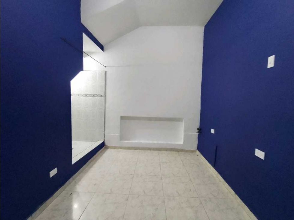 Local en arriendo Antioquia Medellín El Salvador 15 m2 Habitaciones 0 Baños 1 Garajes 0 Precio $800000