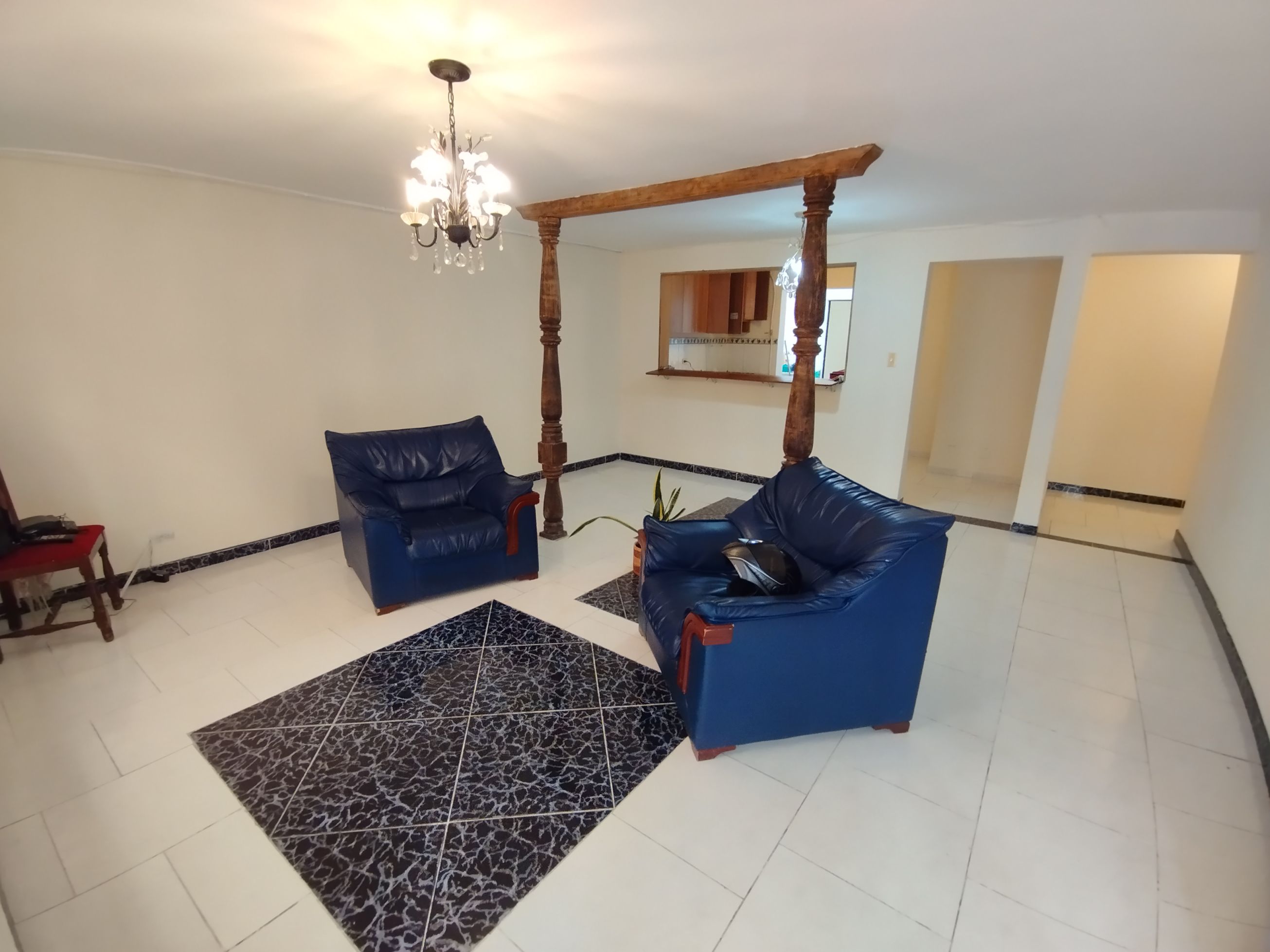 Casa en arriendo Antioquia Medellín Miraflores 140 m2 Habitaciones 5 Baños 2 Garajes 0 Precio $2700000