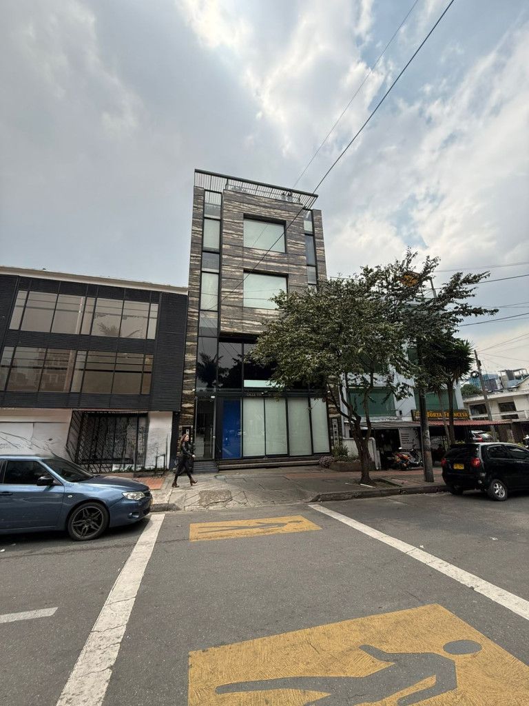 Edificio en arriendo Cundinamarca Bogotá El Espartillal 461 m2 Habitaciones 0 Baños 2 Garajes 0 Precio $40000000