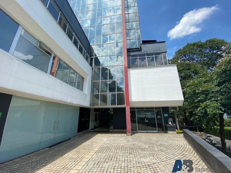 Oficina en arriendo Antioquia Medellín La Aguacatala 108 m2 Habitaciones 0 Baños 2 Garajes 1 Precio $12500000