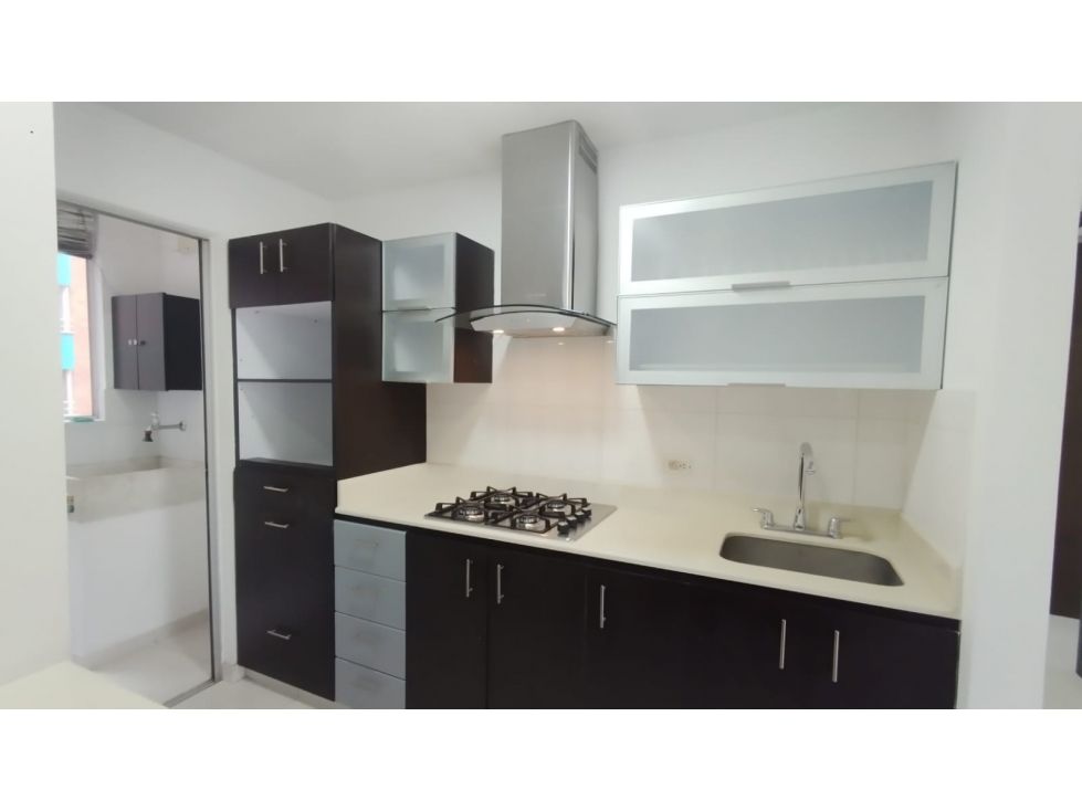 Apartamento en arriendo Antioquia Medellín Loma De Los Bernal 90 m2 Habitaciones 3 Baños 2 Garajes 2 Precio $3700000