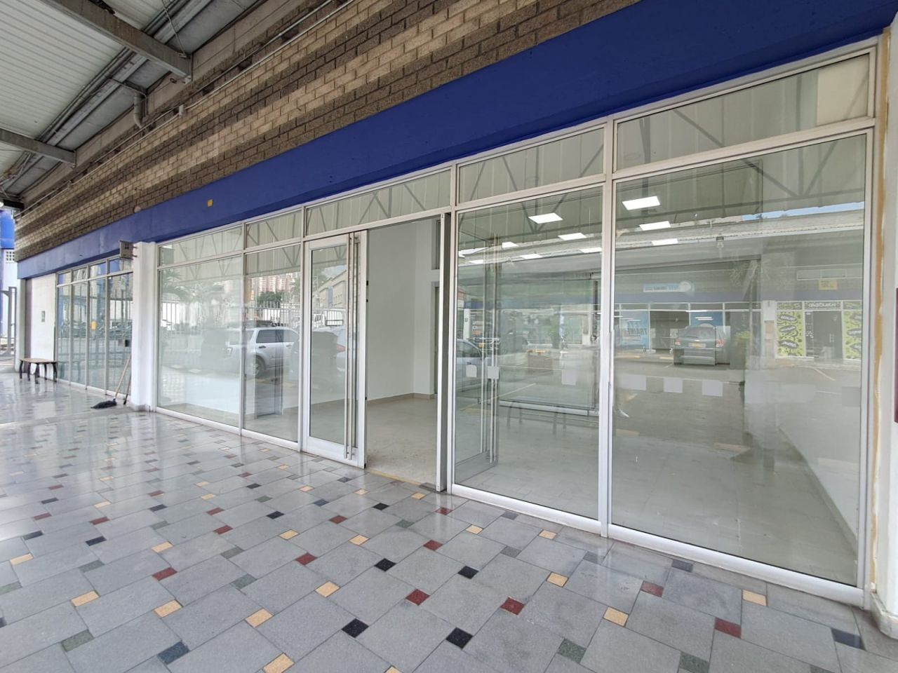 Local en arriendo Antioquia Itagüí Santa Maria Et Iii 350 m2 Habitaciones 0 Baños 2 Garajes 0 Precio $16260000