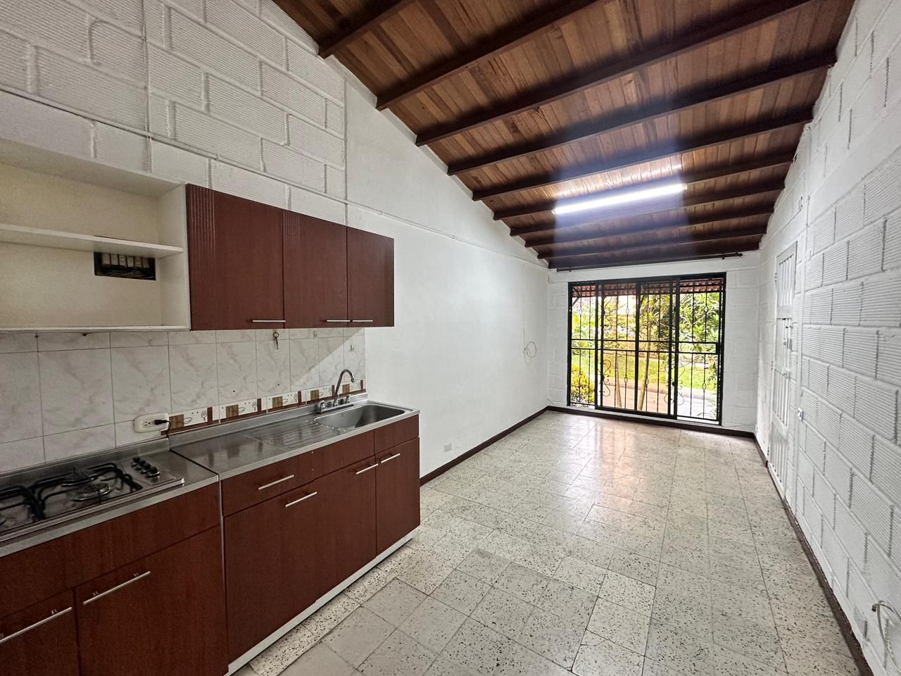 Apartamento en arriendo Antioquia Medellín El Rincon 60 m2 Habitaciones 3 Baños 1 Garajes 0 Precio $1650000