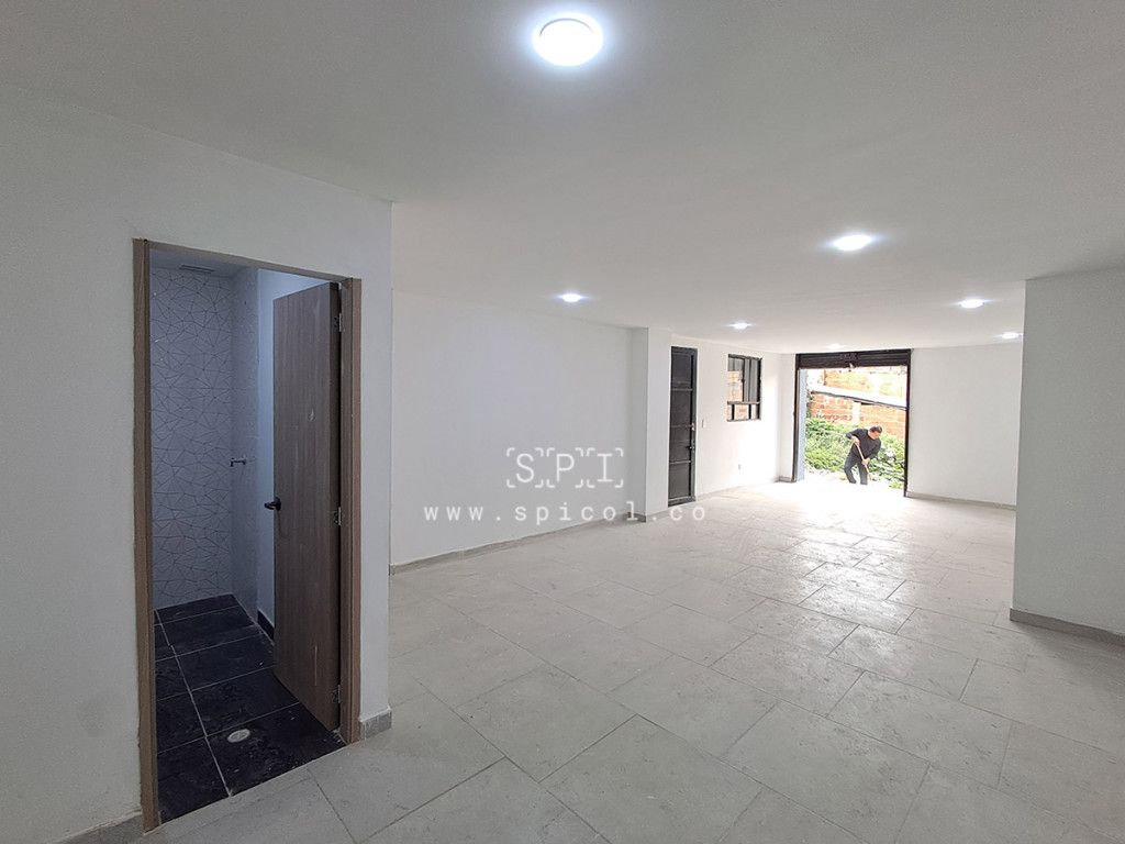 Local en venta Cundinamarca Bogotá Nueva Delly 48 m2 Habitaciones 0 Baños 2 Garajes 4 Precio $153000000
