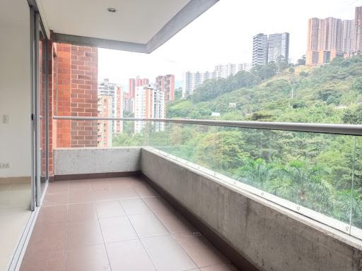 Apartamento en arriendo Antioquia Medellín Castropol 100 m2 Habitaciones 3 Baños 2 Garajes 2 Precio $5800000