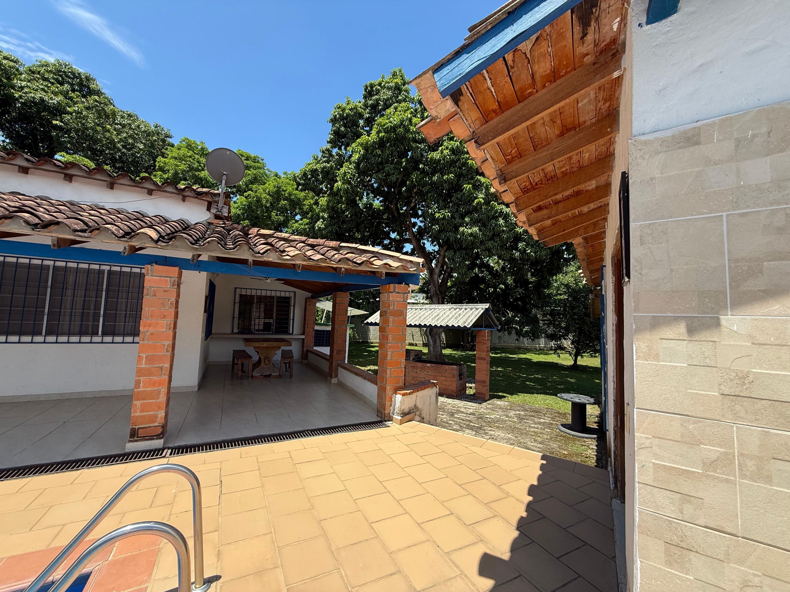 Finca en venta Antioquia Medellín Calle Nueva 180 m2 Habitaciones 4 Baños 3 Garajes 2 Precio $850000000