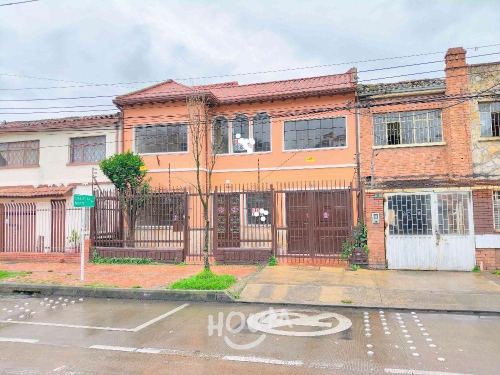 Casa en venta Cundinamarca Bogotá Banco Central 249 m2 Habitaciones 6 Baños 4 Garajes 3 Precio $1598000000