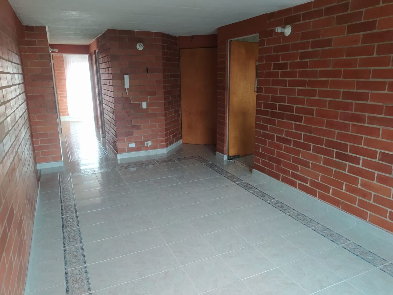 Apartamento en arriendo Cundinamarca Bogotá Cr Los Gualandayes 58 m2 Habitaciones 2 Baños 1 Garajes 1 Precio $1600000
