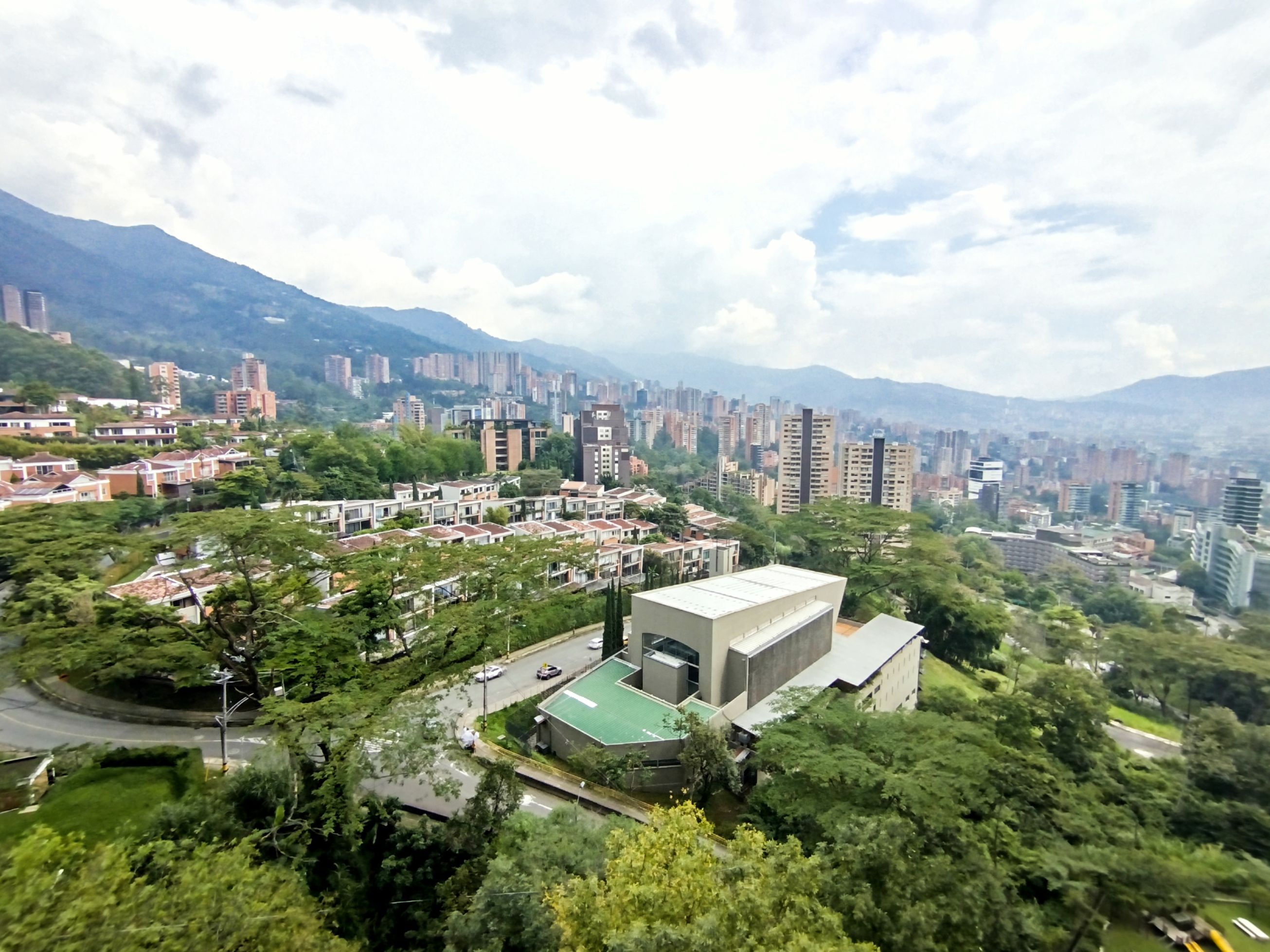 Apartamento en arriendo Antioquia Medellín Las Palmas 102 m2 Habitaciones 2 Baños 3 Garajes 2 Precio $7500000