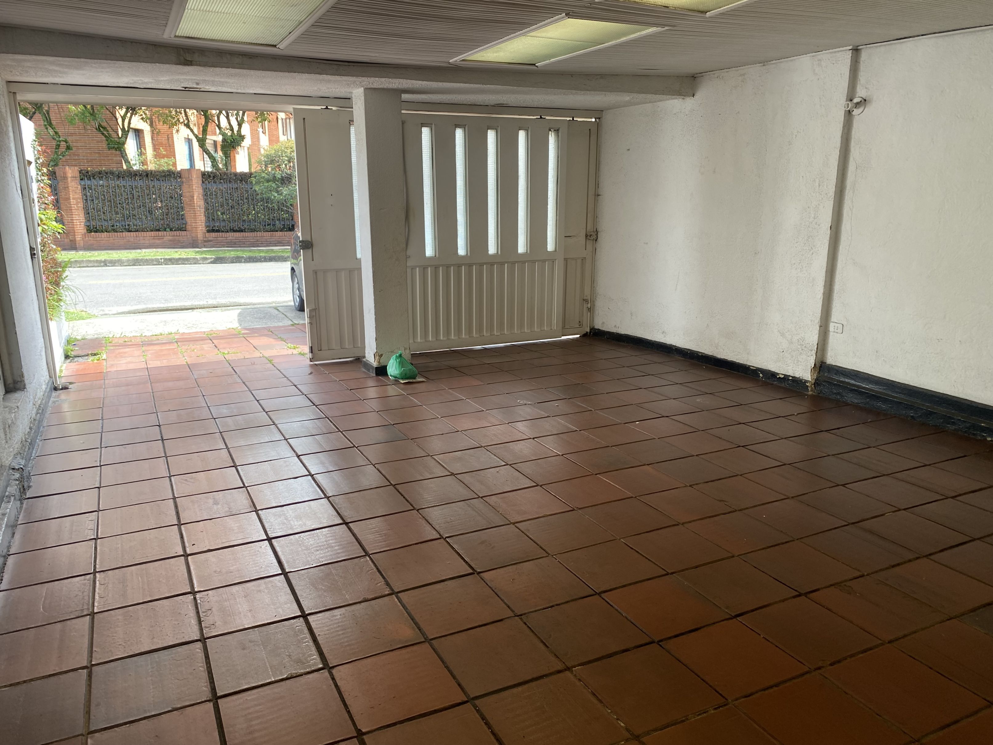 Oficina en arriendo Cundinamarca Bogotá Prado Veraniego Sur 300 m2 Habitaciones 0 Baños 4 Garajes 2 Precio $3000000