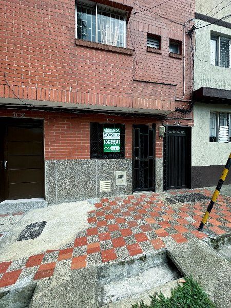 Apartaestudio en arriendo Antioquia Medellín Granada 15 m2 Habitaciones 1 Baños 1 Garajes 0 Precio $1200000