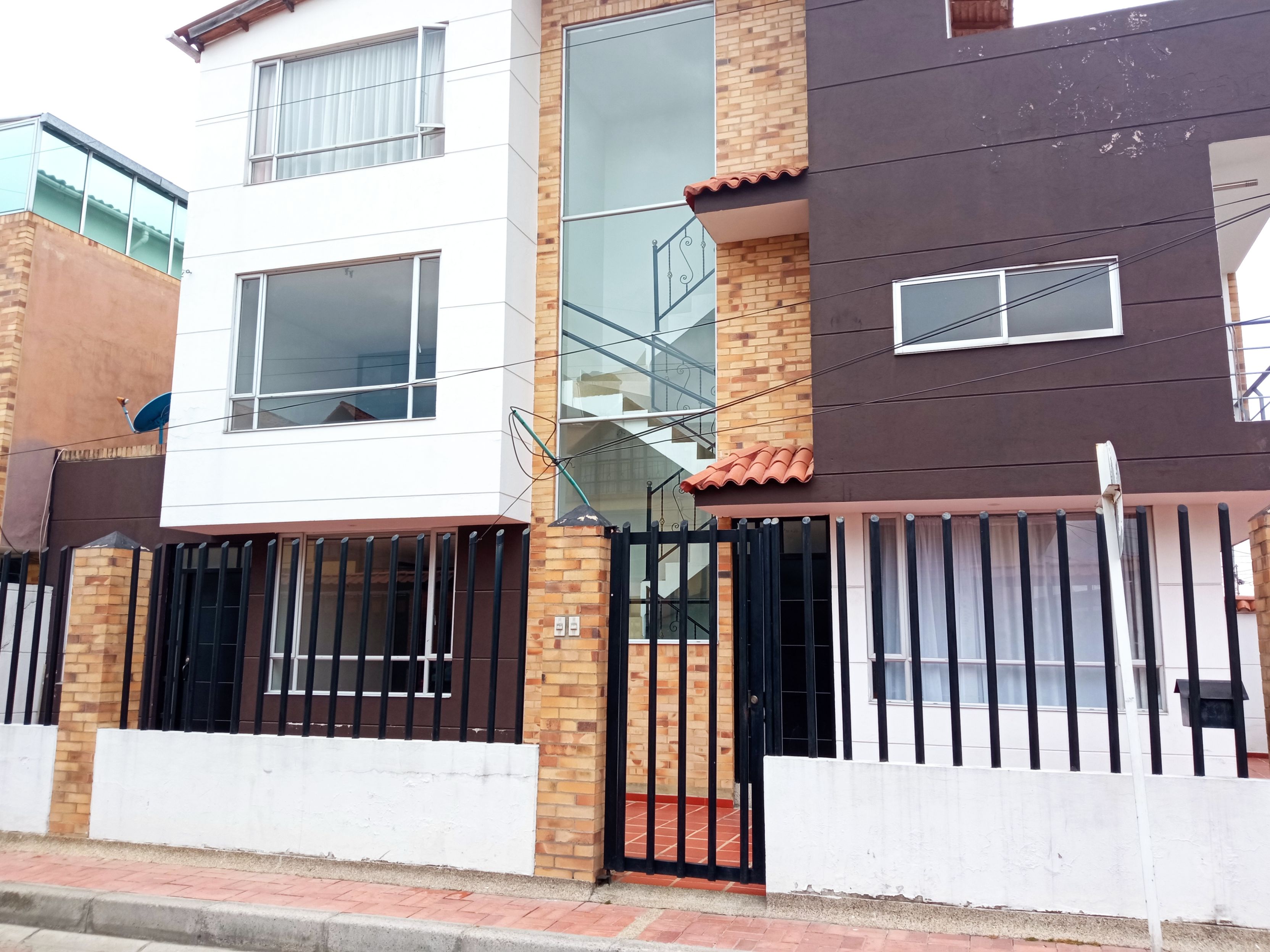 Apartaestudio en arriendo Cundinamarca Cota Br Villa Imelda 30 m2 Habitaciones 1 Baños 1 Garajes 1 Precio $1300000