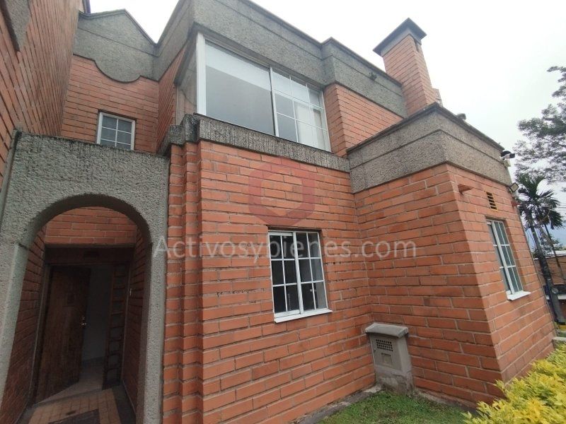 Casa en arriendo Antioquia Medellín Castropol 260 m2 Habitaciones 4 Baños 5 Garajes 0 Precio $8900000