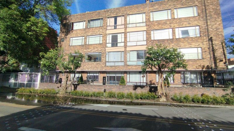 Apartamento en venta Cundinamarca Bogotá Estoril 74 m2 Habitaciones 2 Baños 2 Garajes 2 Precio $445000000