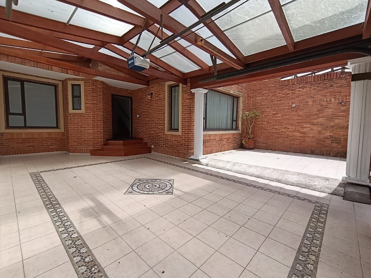 Casa en arriendo Cundinamarca Bogotá Potosí 254 m2 Habitaciones 5 Baños 4 Garajes 3 Precio $7500000